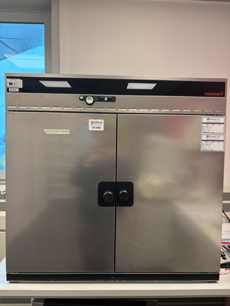 Image of Memmert UFE 600 Oven